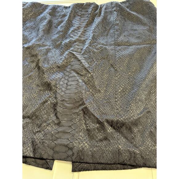 Lane Bryant Size 22 Snake Skin Pattern Black Mini Skirt with Back Slit - Picture 2 of 6